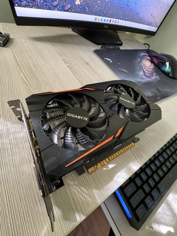Unitate PC i3 10100 + GTX 1050TI 4GB