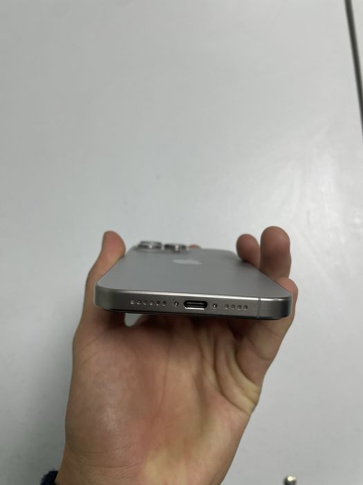 Iphone 15 pro max Natural Titanium