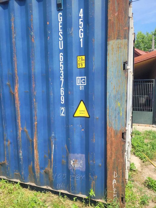 container de transport maritim