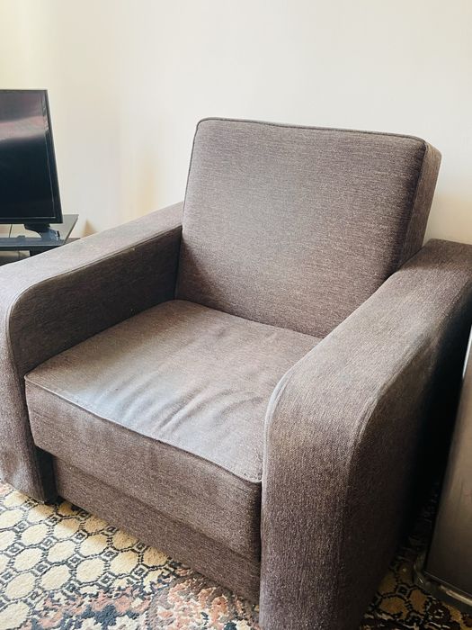 Продается мягкая мебель диван и кресло