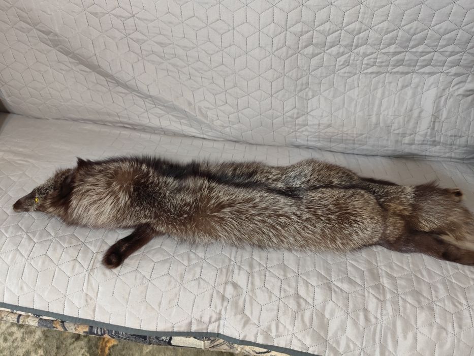 Haina blana vizon si nurca, guler vulpe argintie, caciula blana vulpe