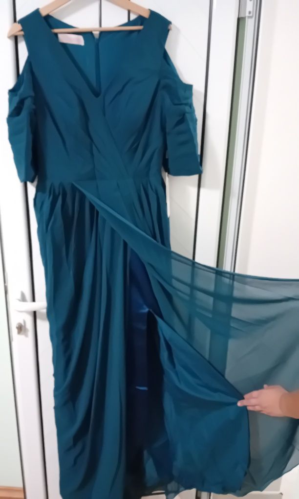 Чисто нова рокля с етикет, размер 42