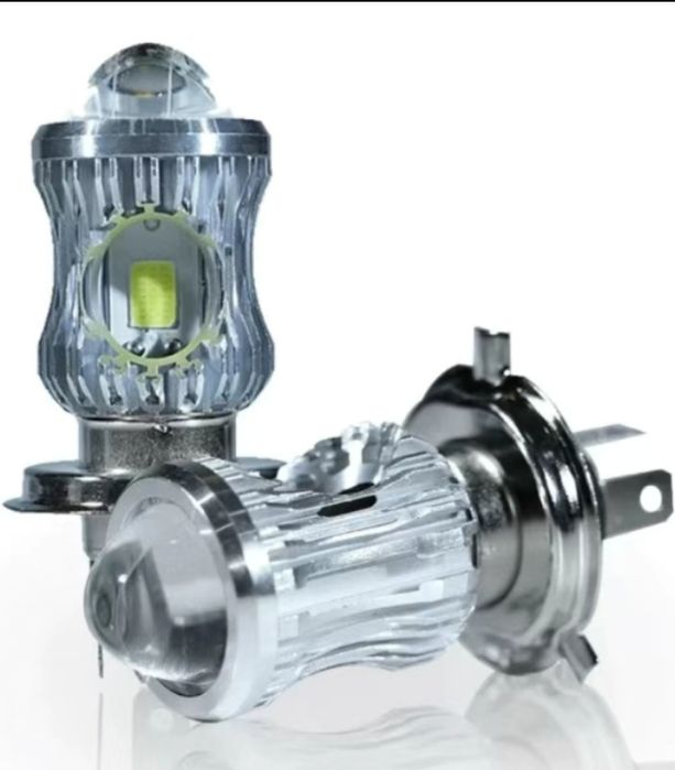 Продам лампы лобового света Н4