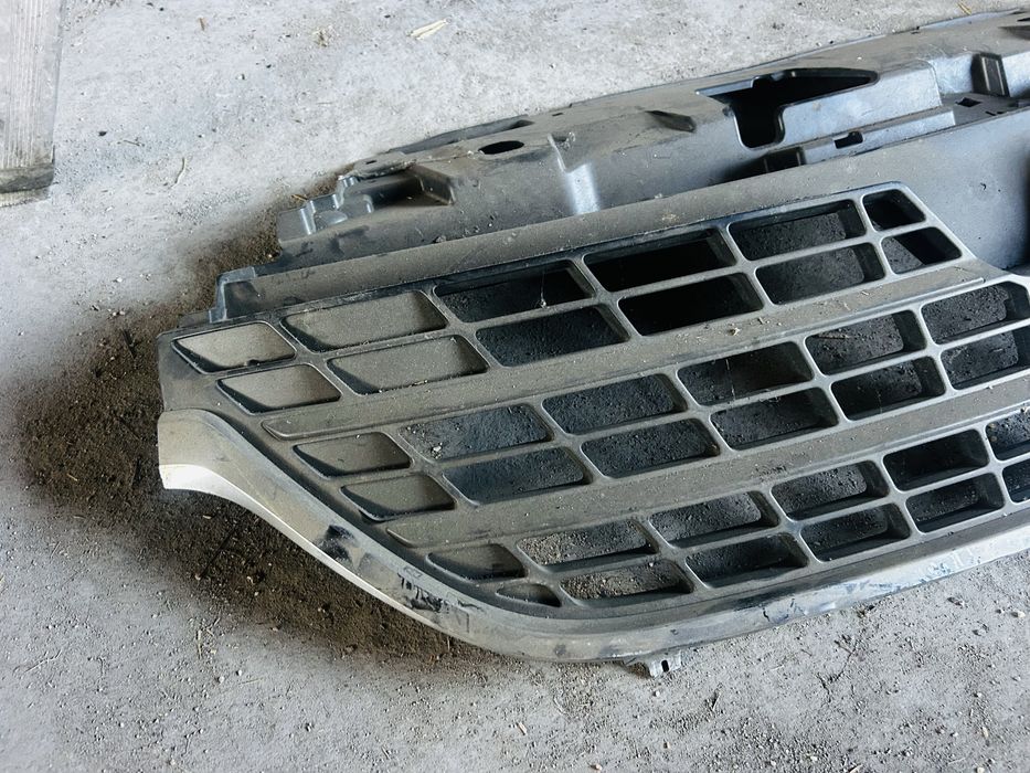 Предна Решетка за Renault Trafic3