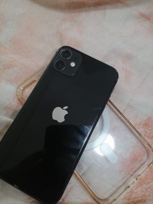 iPhone 11 64 gb.