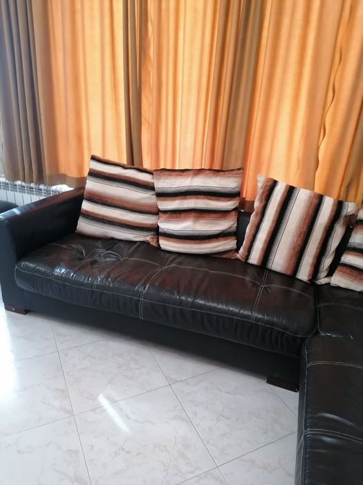 Кожен диван от естествена кожа с текстилни въздладници