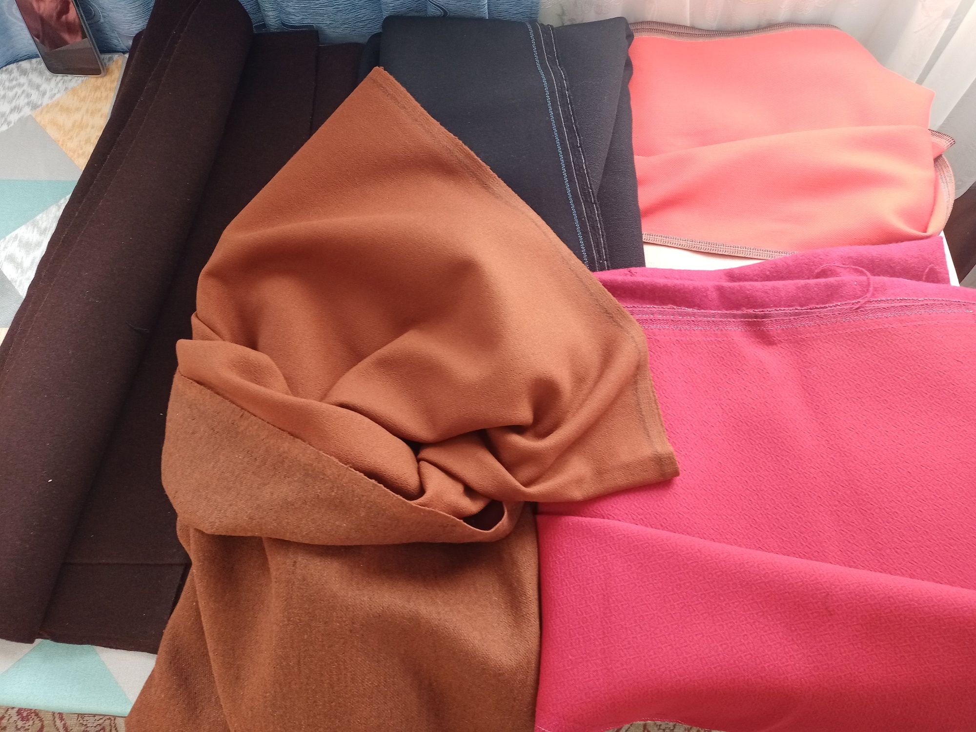 Ткань для пальто в разных цветах