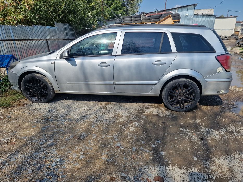 Vând accesorii Astra H 1.9 120 CP