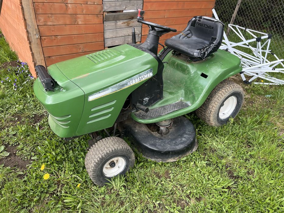 Tractoras tuns gazon Craftsman 17 cp