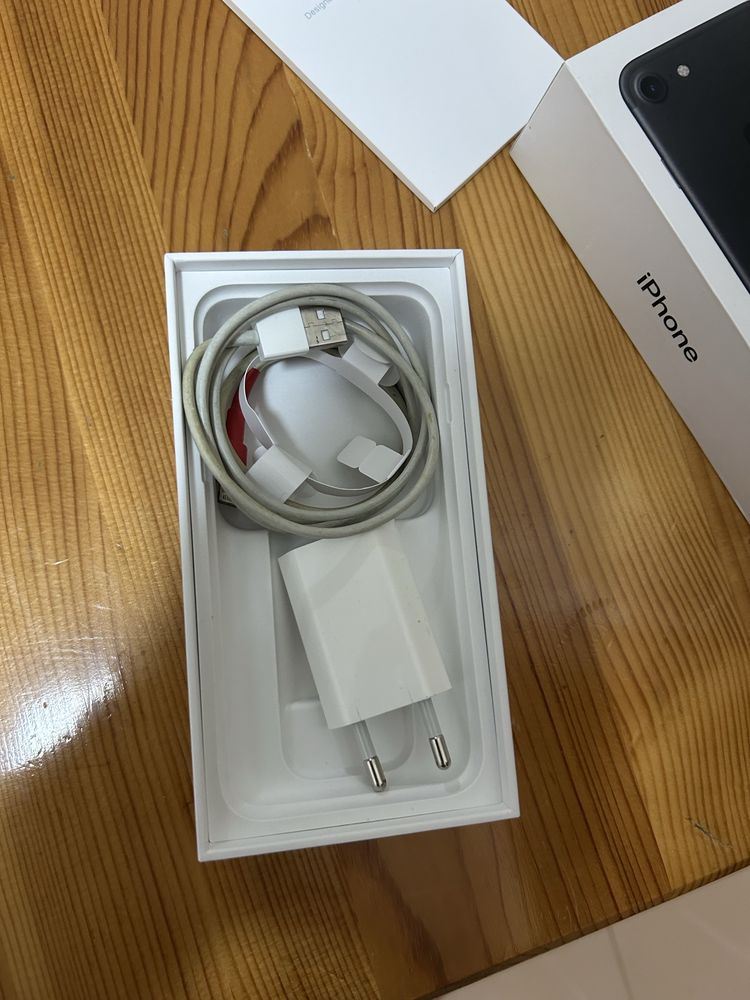 Iphone 7 , Black , 32gb