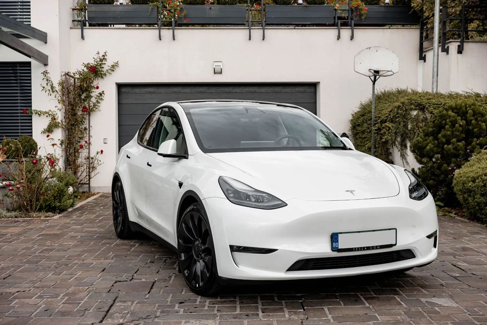 Tesla Model Y Tesla Model Y Perfomance 2023 - Stare impecabilă