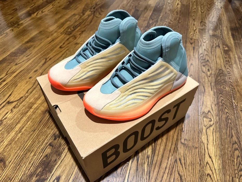 Yeezy QNTM Basketball Hi-Res Coral HP6595 Boost Quantum NWB 44. 4