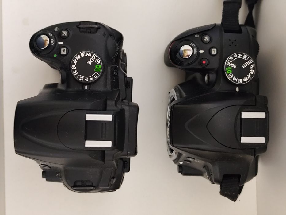 Nikon D3300 și Nikon D5000 cu obiective, accesorii și geantă
