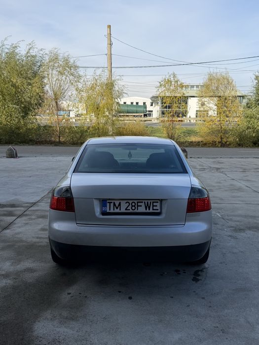 Vând Audi A4 B6 2005  1.9 TDI 101cp Stopuri Led