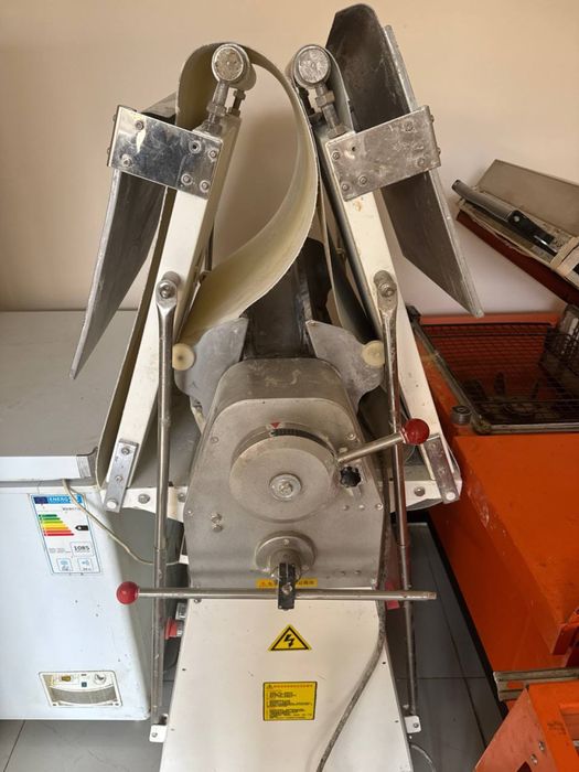 Тесто раскатка сотилади