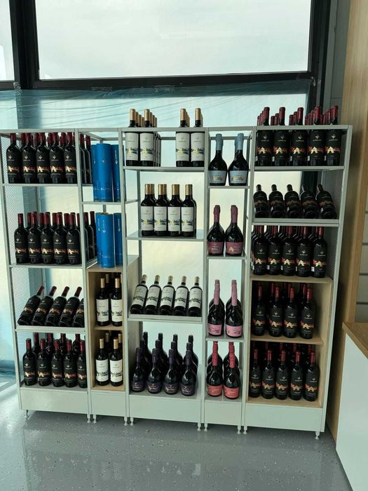 Rafturi profesionale pentru băuturi alcoolice