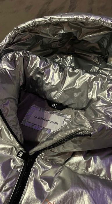 CALVIN KLEIN Silver puffer jacket ЯКЕ