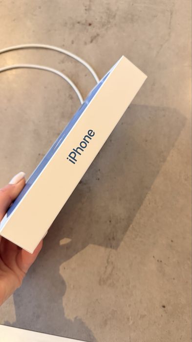 Iphone 13 - без забележки. Цената е крайна