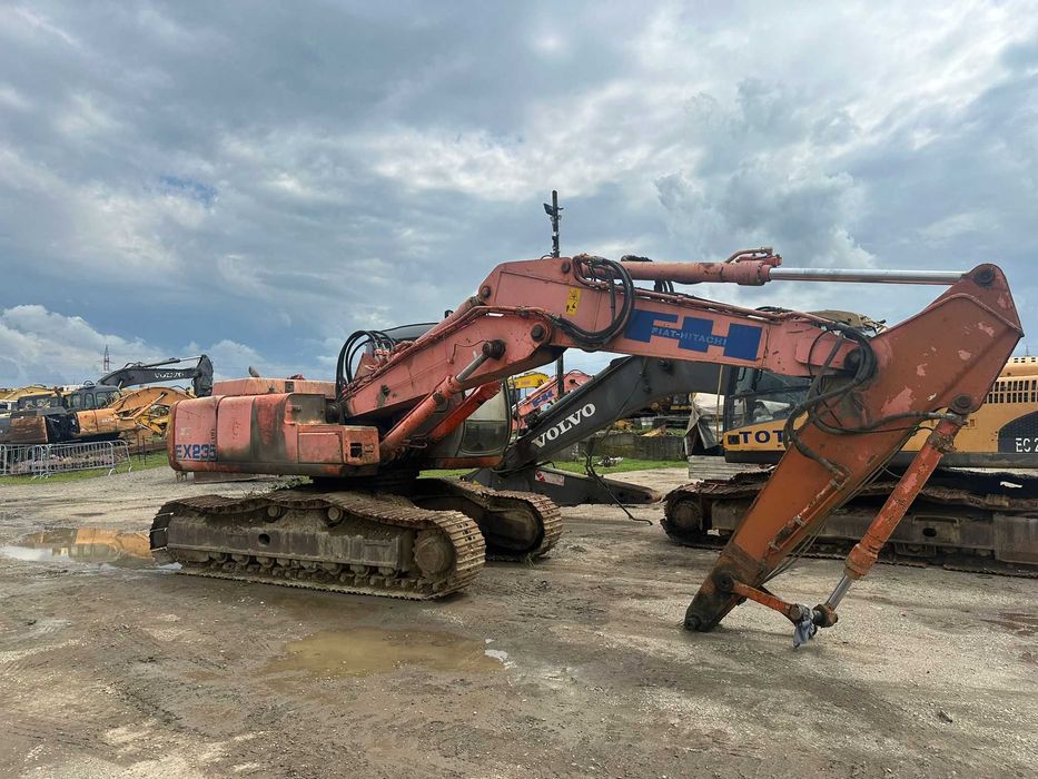 Dezmembrez excavator pe senile Fiat Hitachi EX235