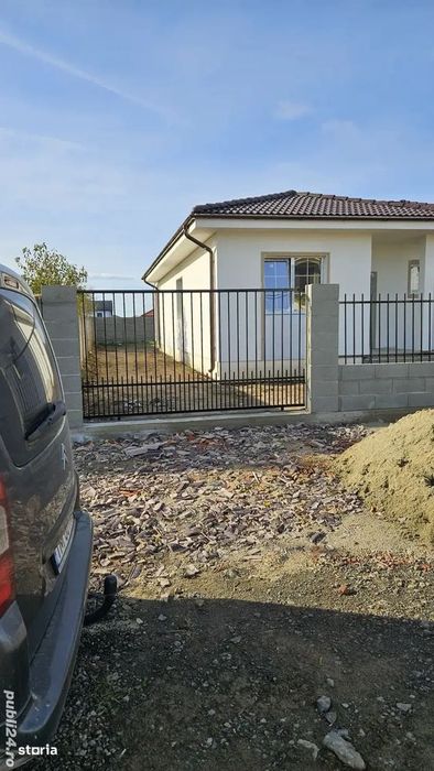 De vanzare duplex in Sag