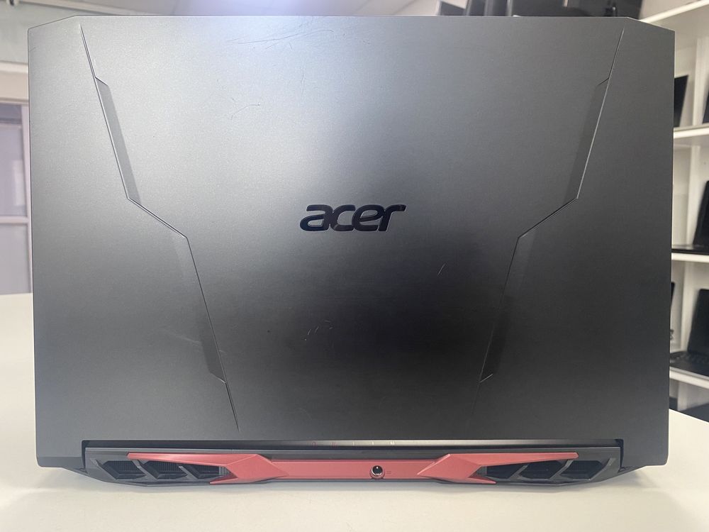 Acer Nitro 5 - 15.6 FHD 144Hz/Core i7-11800H/8GB/SSD 512GB/RTX 3050