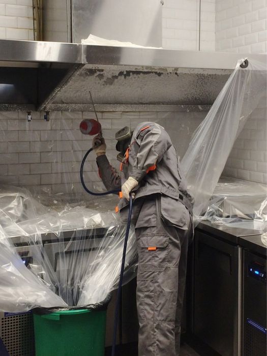 Чистка и ремонт кухонных вытяжек и вентиляция