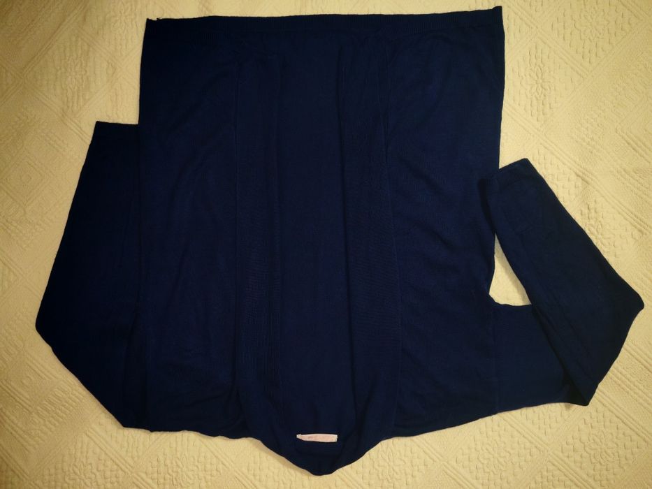 Cardigan varsta 9 - 10 ani purtat o data de culoare bleomaren