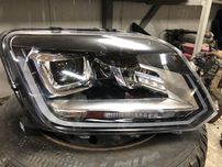 2 броя десен фар VW Amarok 2017-2019