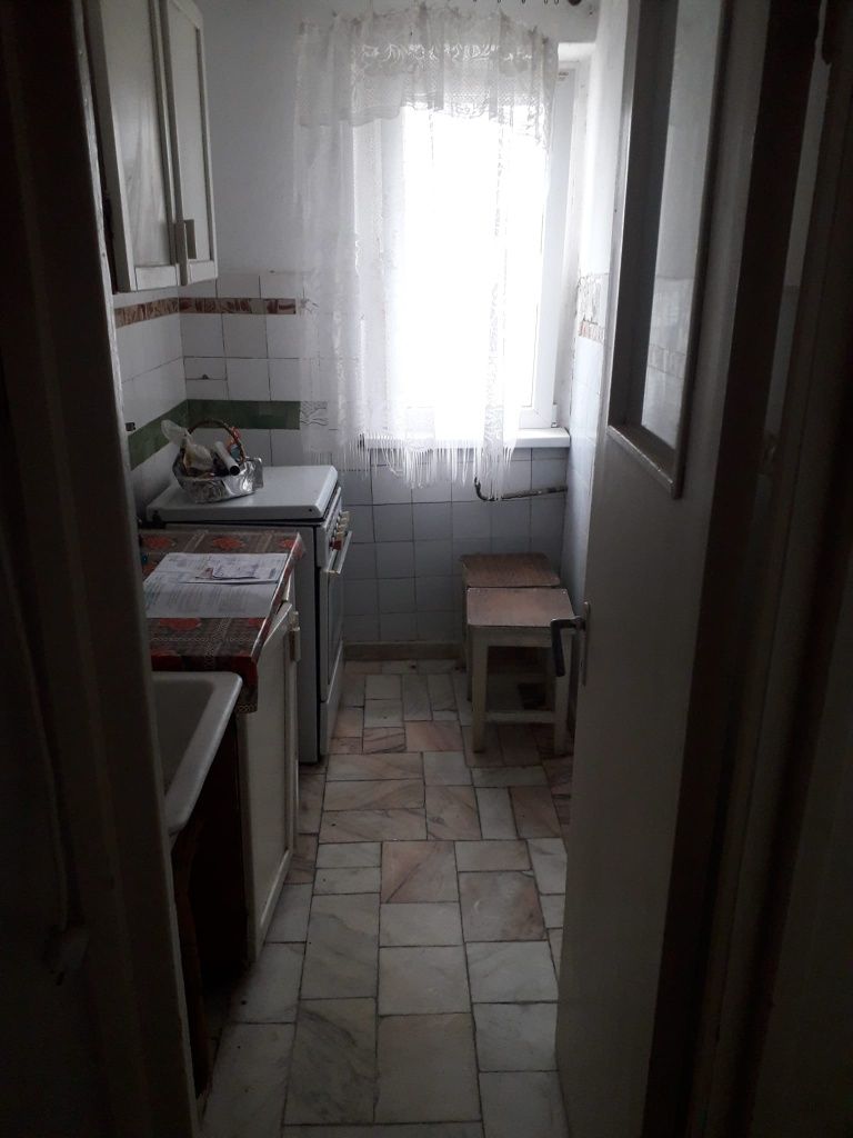 Apartament 3 camere semidecomandat zona Diana,  Plopeni, Prahova