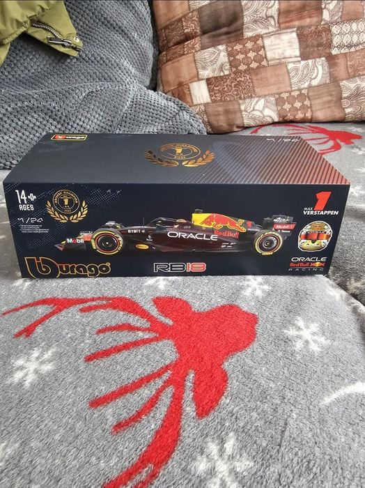 Macheta formula 1 redbull Max verstappen 1:24 noua burago