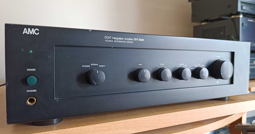 Amplificator hibrid AMC CVT 3030 final tuburi EL34 (NAD)