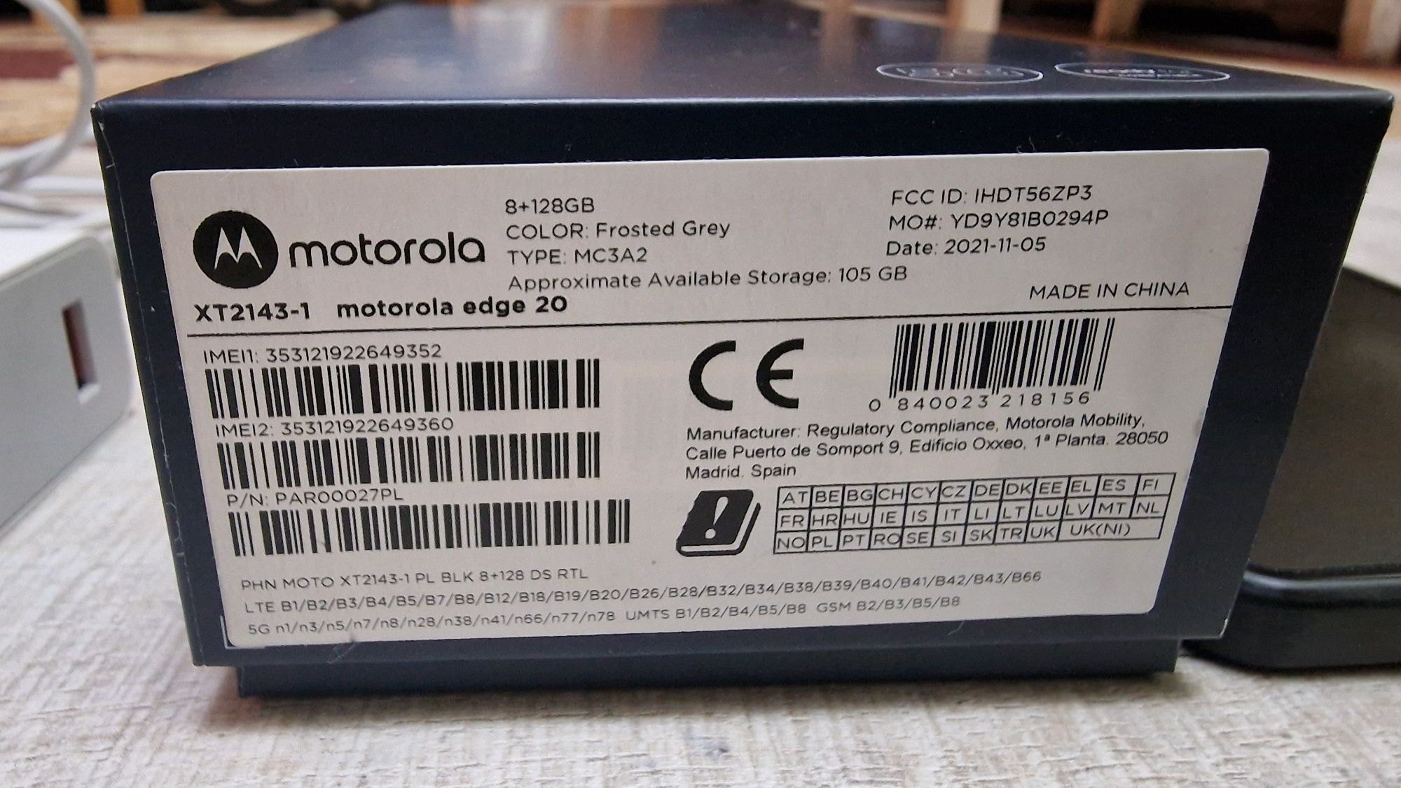 Motorola Edge 20 128 gb , 5G snapdragon 8+2 gb ram