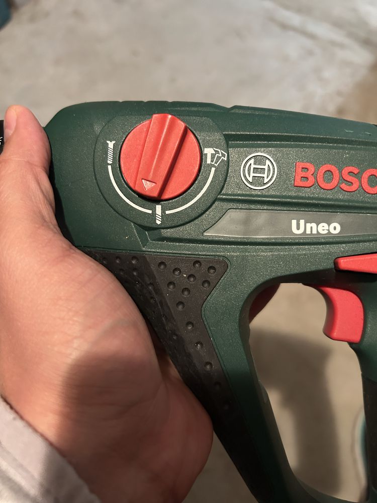 Ciocan rotopercutor Bosch