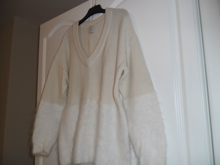 ангора . дамски кремав пуловер размер М