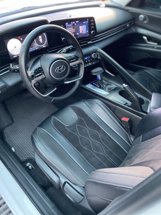 Hyuindai Elantra 2021 пробег 33000.