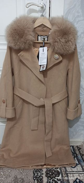 Palto 46.48razmega tushadi yangi etketkalari bilan turibti