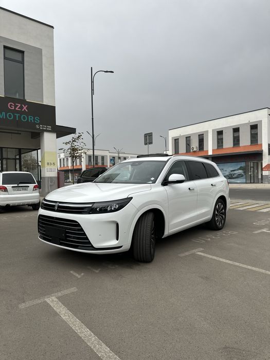 Huawei AITO M7  2024