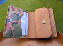 Портфейл от натурална и marbled растително дъбена телешка кожа