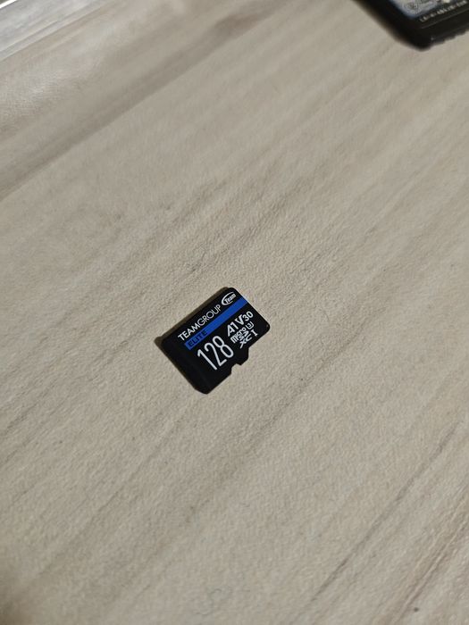 Nintendo Switch 32GB + 128GB SD card