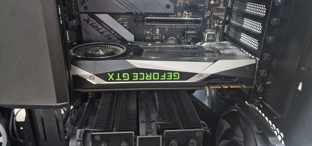 Placa pny Nvidia gtx 1080+i5 3570k