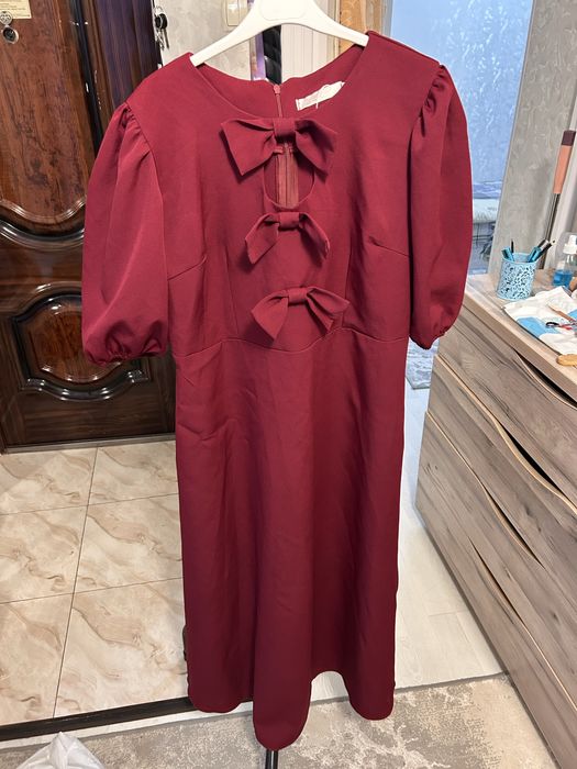 красное платье женское