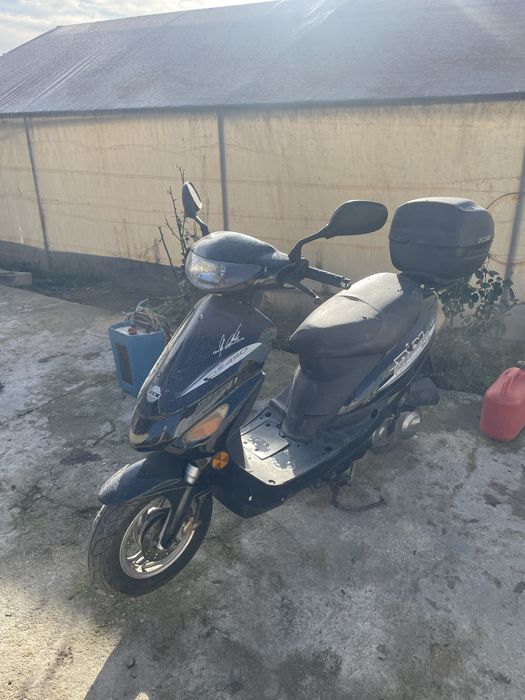 Продавам скутер 50 кубика
