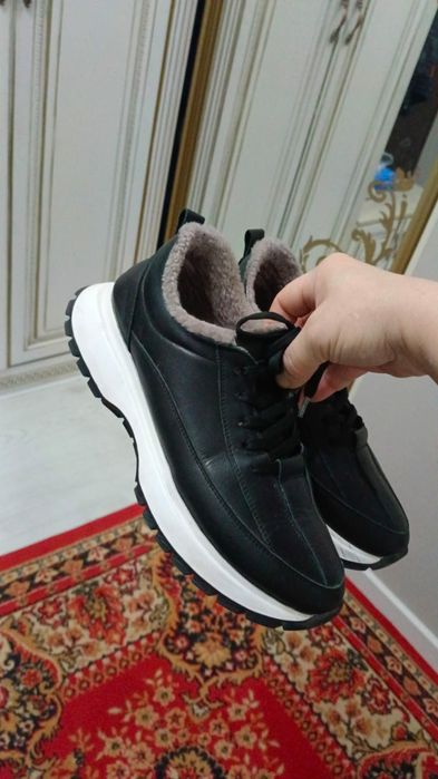 Новый кроссовки обмен