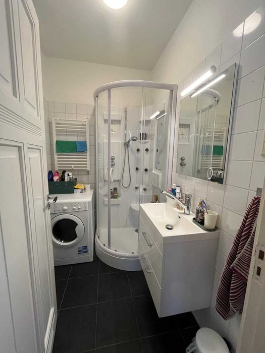 Дава се под наем Двустаен апартамент в София, Център - 56 кв.м за 382.5 € - Снимка #3