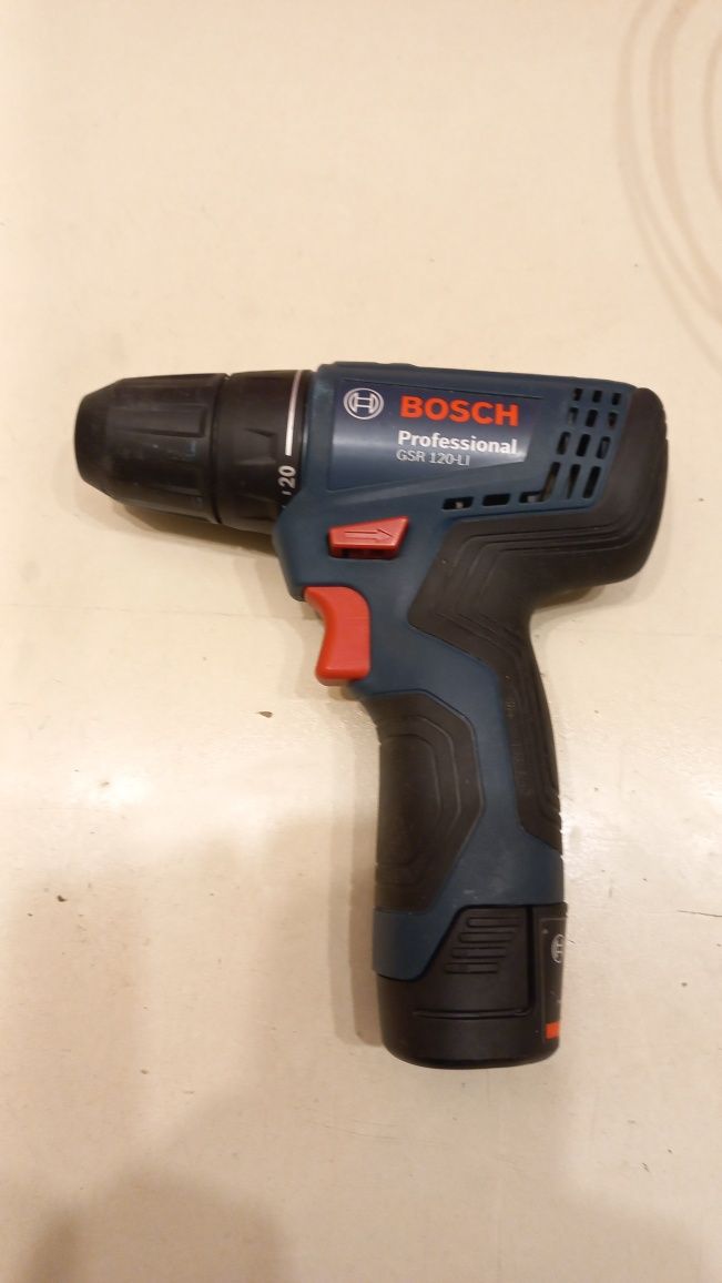 Bormașină Bosch GSR 120-Li, 2 acumulatori, perfect funcțională.
