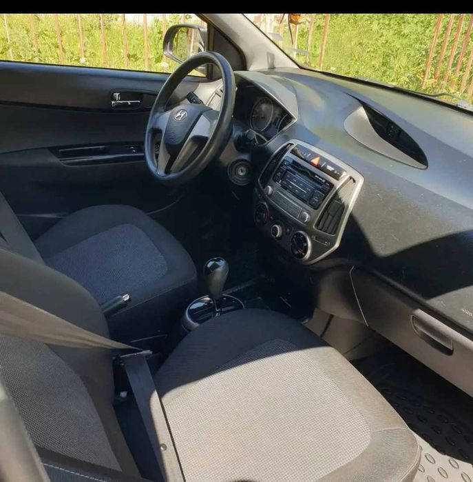 Продавам кола Hyundai i20