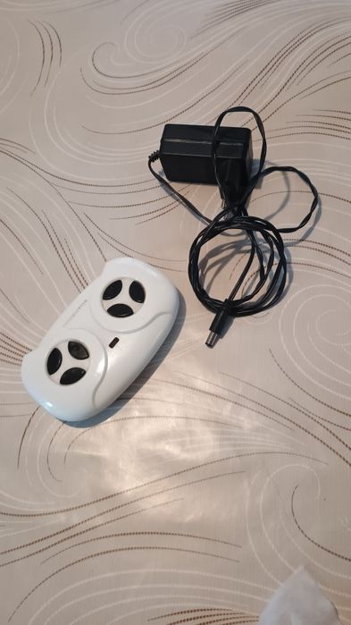 Mașinuță electrica Land ROVER 4x4 12v-140w funcționează ca nouă