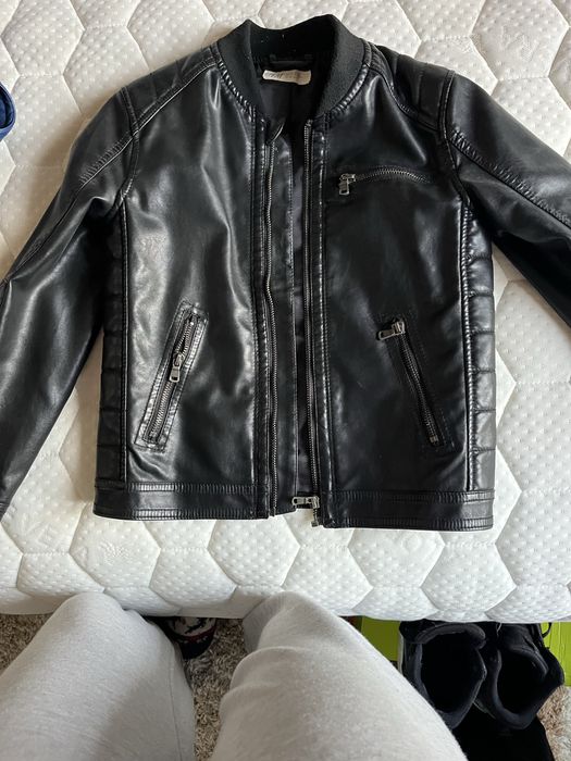 Черно кожено яке за момче в отлично състояние