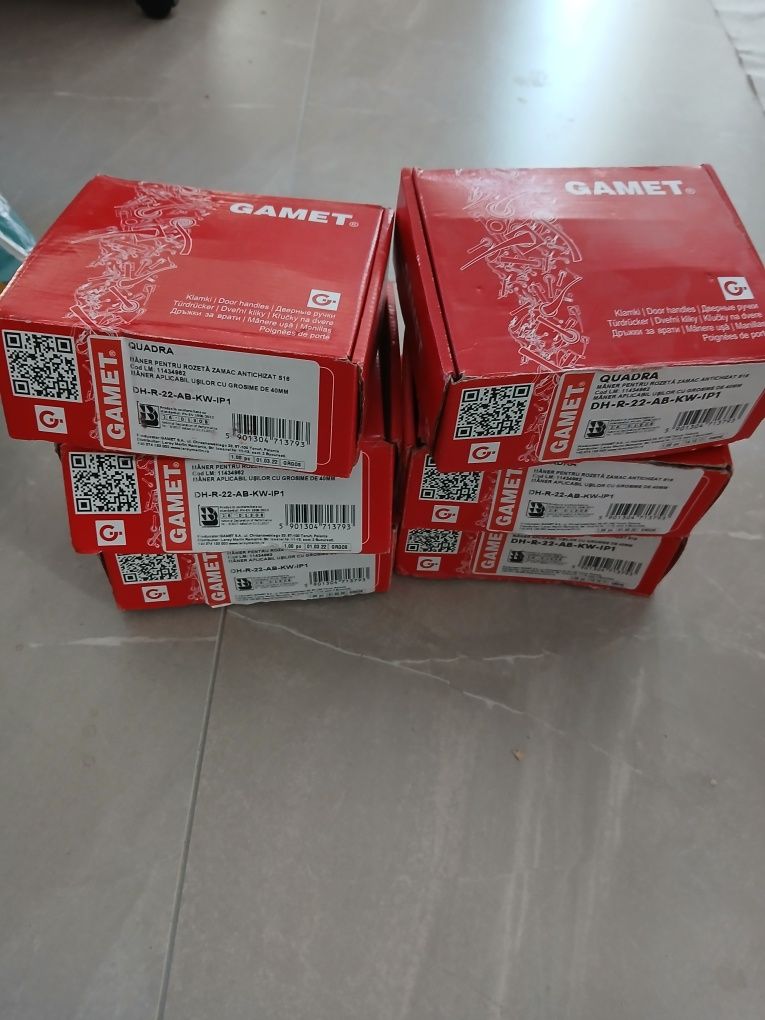 Manere usa  Quadra