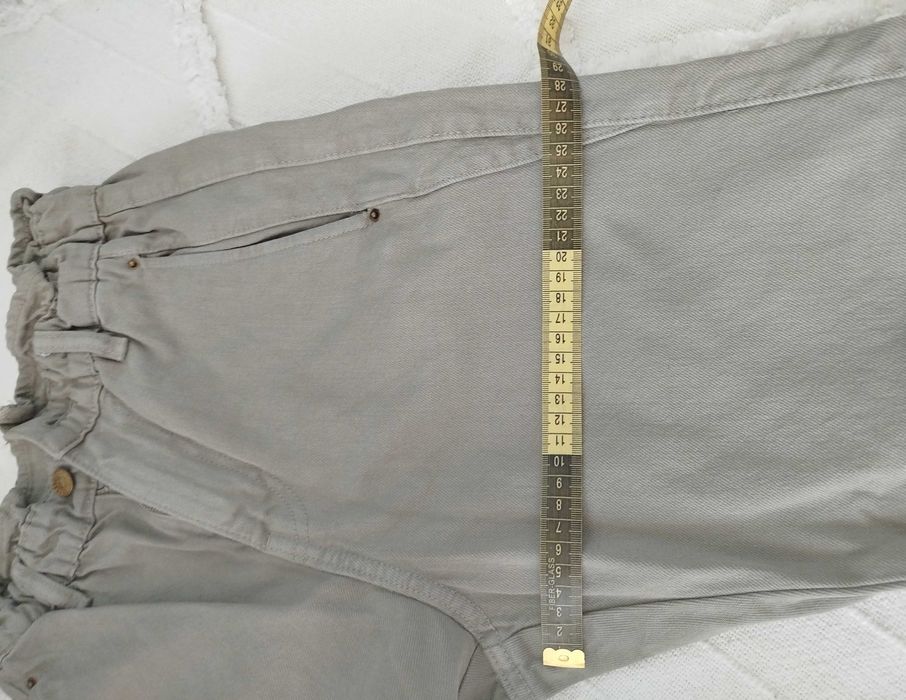 Продавам дамски сиво-зелени дънки